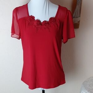 Emma & Olive Red Floral Applique Short Sleeve Women's Top